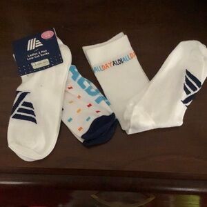 Three pairs of NEW Aldi socks, too low cut one calf